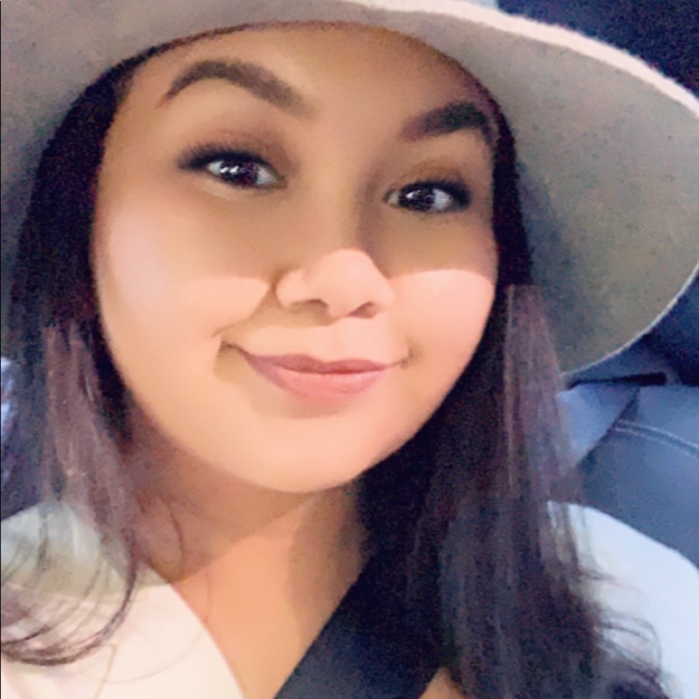 Meet your Posher, Cierra